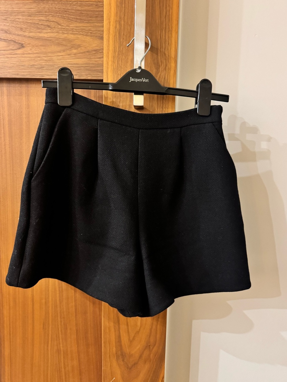 Sezane Ismael black wool shorts, size 4